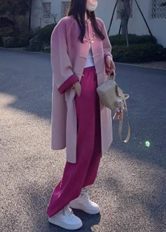 Effortlessly Elegant Pants with a Timeless Design