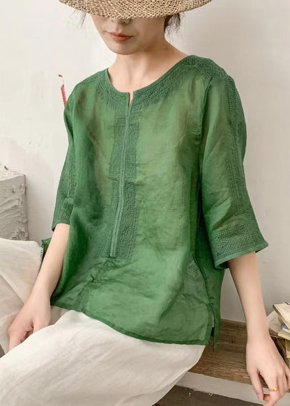 Well Tailored Shirt with a Graceful Silhouette