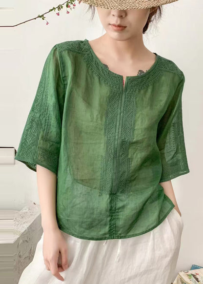 Well Tailored Shirt with a Graceful Silhouette