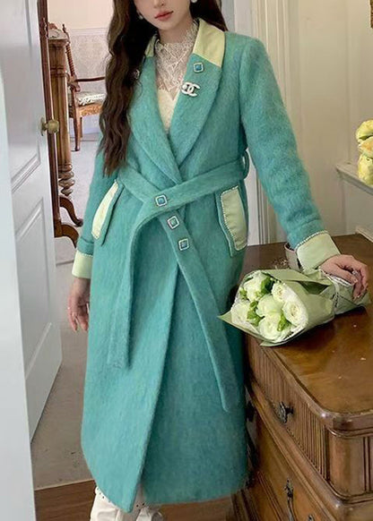 Well Tailored Coat with a Graceful Silhouette