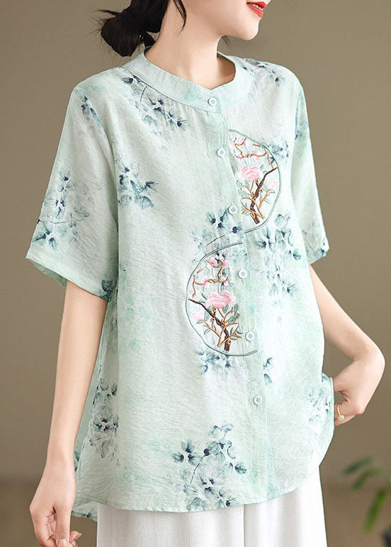Well Tailored Top with a Graceful Silhouette
