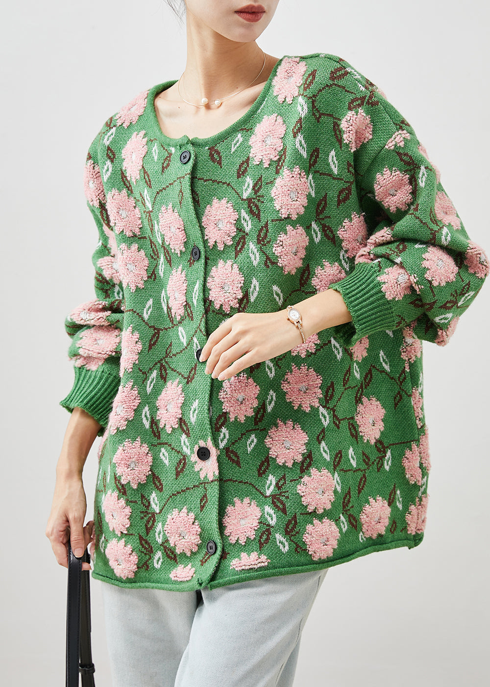 Effortlessly Elegant Cardigan with a Timeless Design