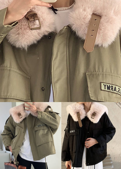 Effortlessly Elegant Coat with a Timeless Design