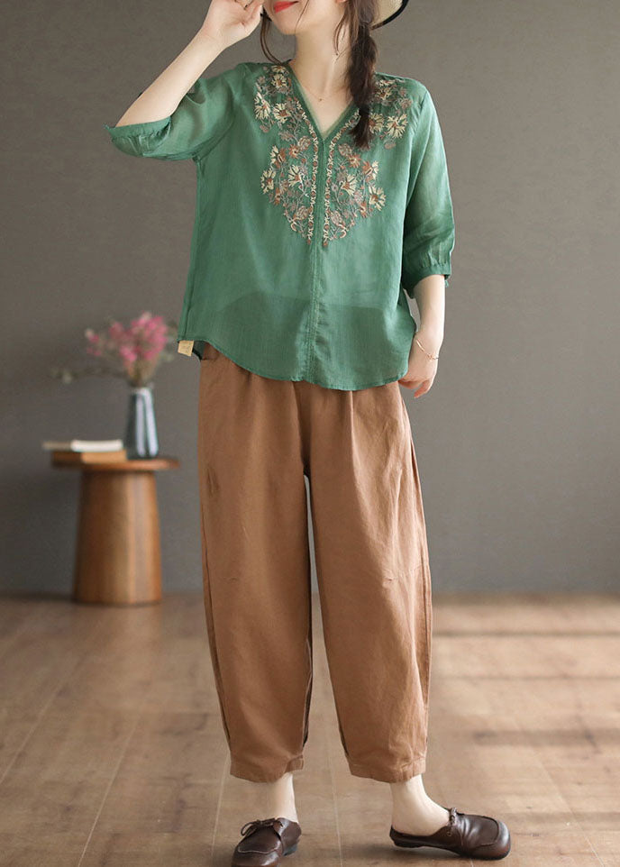 Effortlessly Elegant Blouse with a Timeless Design