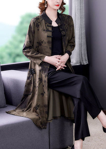 A Vintage Style Coat with Delicate Timeless Details