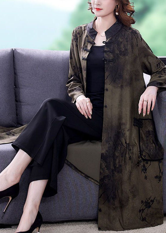A Vintage Style Coat with Delicate Timeless Details