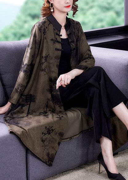A Vintage Style Coat with Delicate Timeless Details