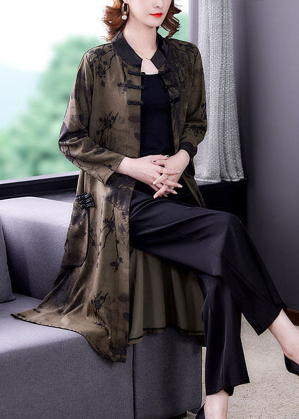 A Vintage Style Coat with Delicate Timeless Details
