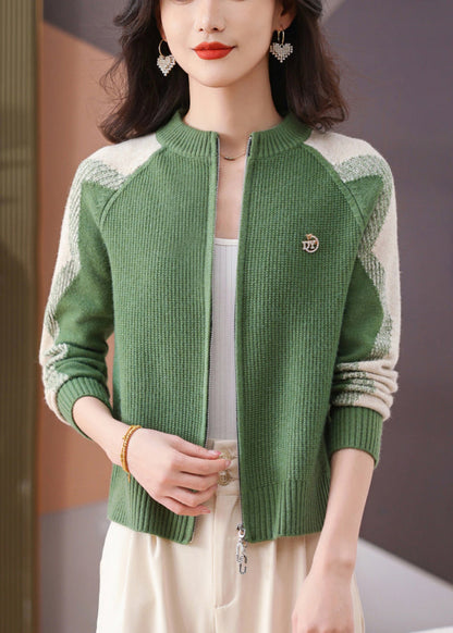Effortlessly Elegant Garment with a Timeless Design