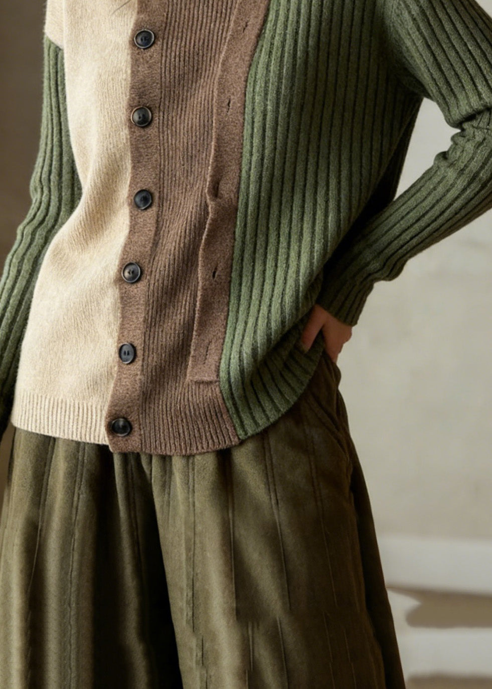 Classic Vintage Sweater with a Flattering Fit