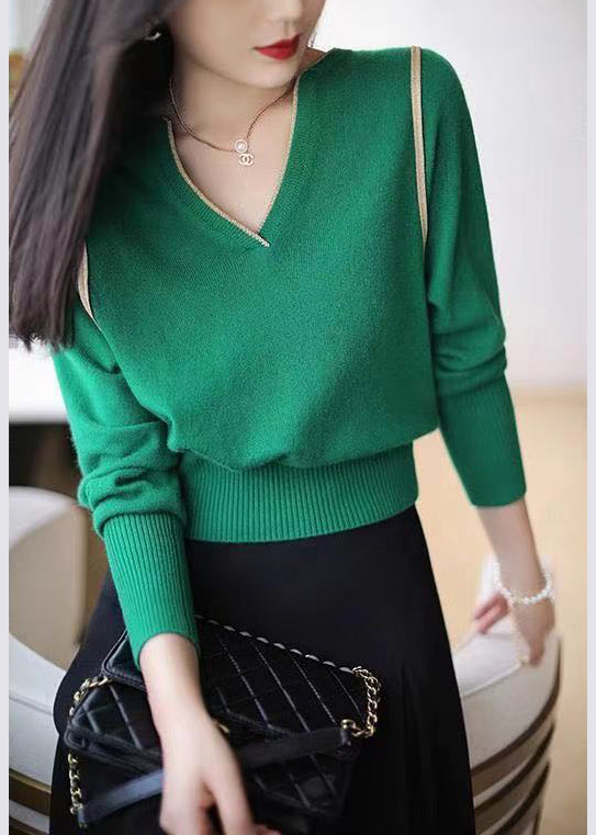 Beautifully Finished Top in a Timeless Design