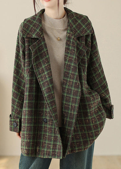 Well Tailored Coat with a Graceful Silhouette