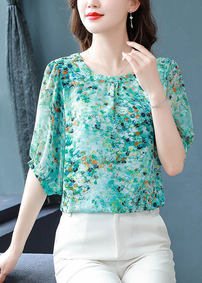Effortlessly Elegant Blouse with a Timeless Design