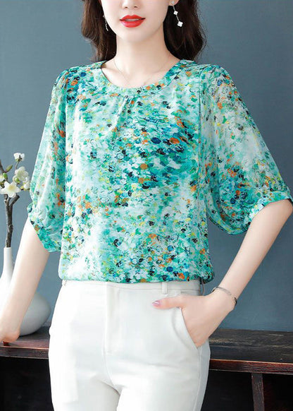 Effortlessly Elegant Blouse with a Timeless Design
