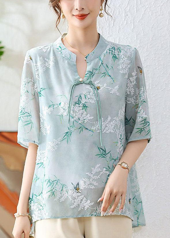Sophisticated Blouse with a Clean Classic Look