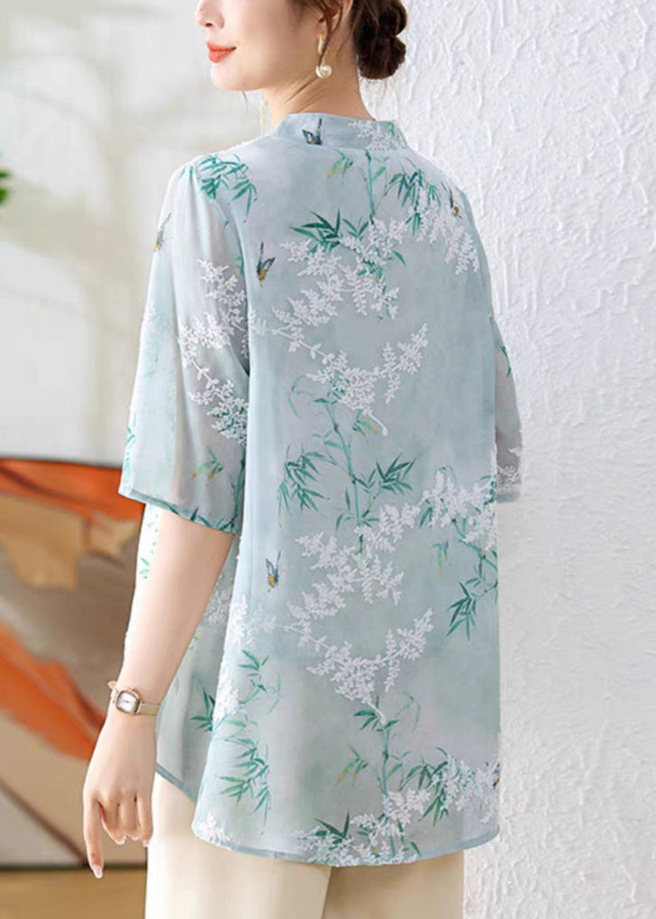 Sophisticated Blouse with a Clean Classic Look