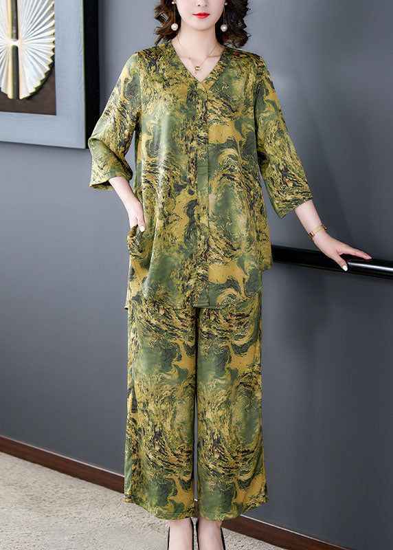 Effortlessly Elegant Pants with a Timeless Design