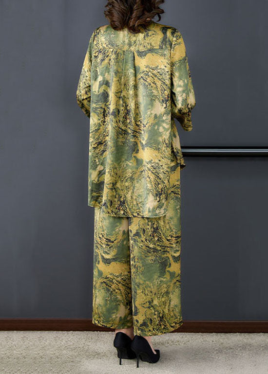 Effortlessly Elegant Pants with a Timeless Design