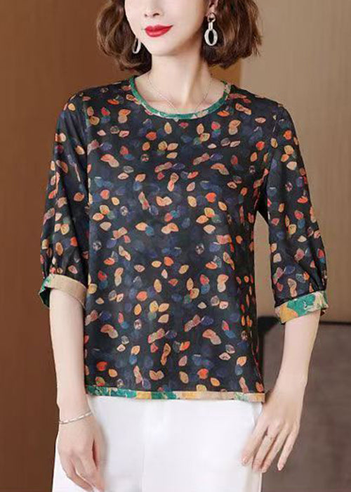 Beautifully Finished Blouse in a Timeless Design