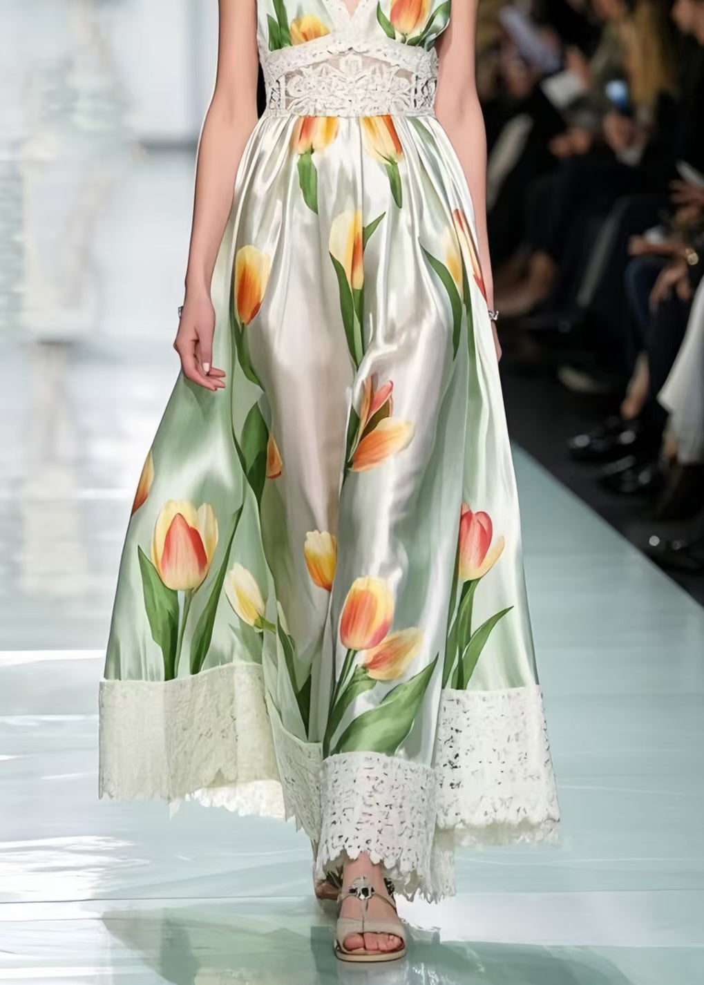 Beautifully Crafted Dress in a Classic Style