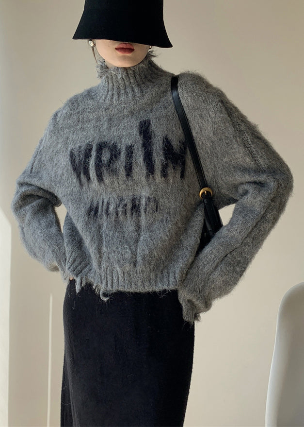 Effortlessly Elegant Sweater with a Timeless Design
