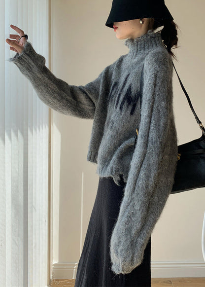 Effortlessly Elegant Sweater with a Timeless Design