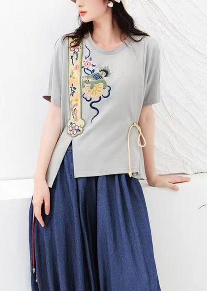 Classic Vintage Shirt with a Flattering Fit