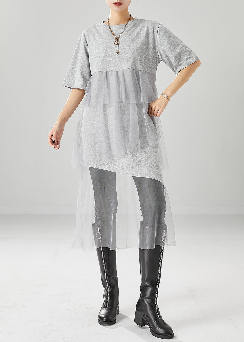 Well Tailored Dress with a Graceful Silhouette