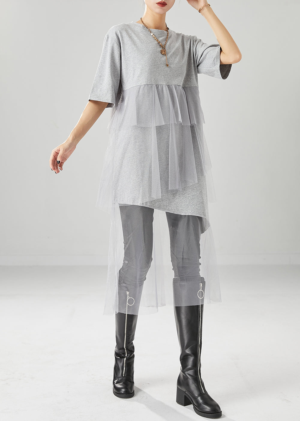 Well Tailored Dress with a Graceful Silhouette