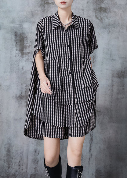 Effortlessly Elegant Garment with a Timeless Design