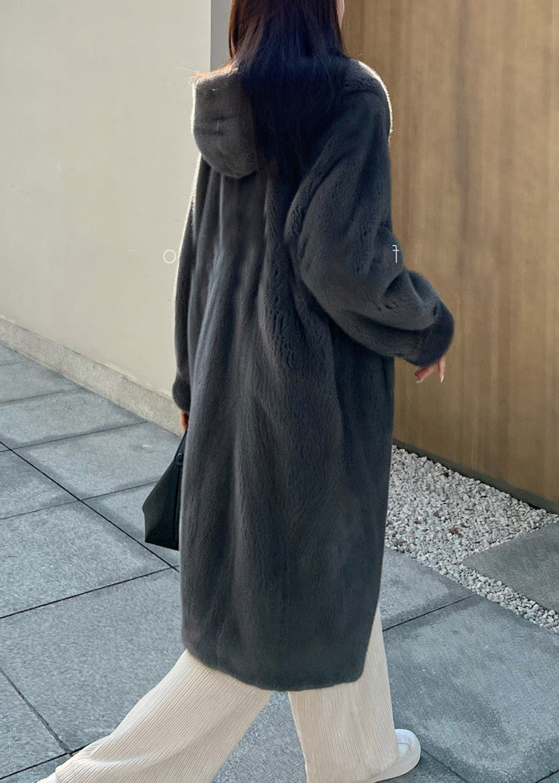 Elegantly Styled Coat for Everyday Wear