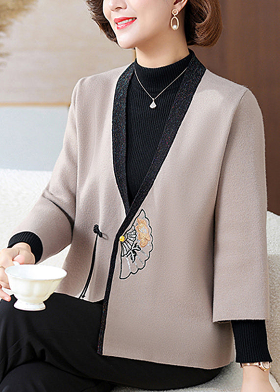 Elegantly Styled Coat for Everyday Wear