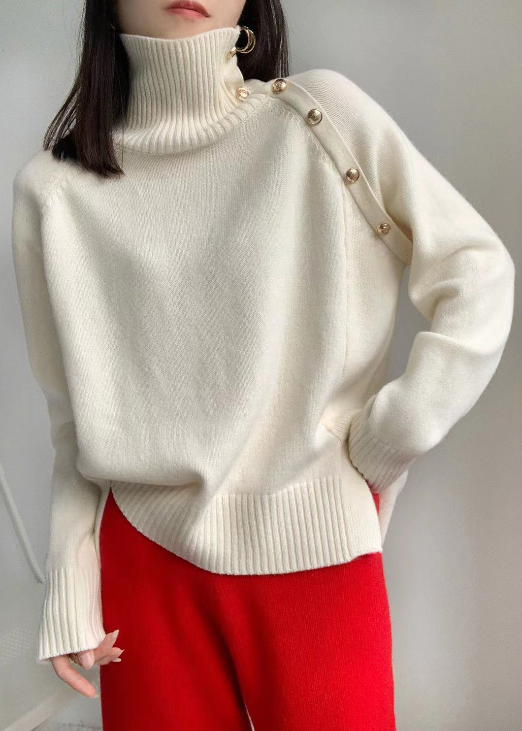 Classic Vintage Sweater with a Flattering Fit