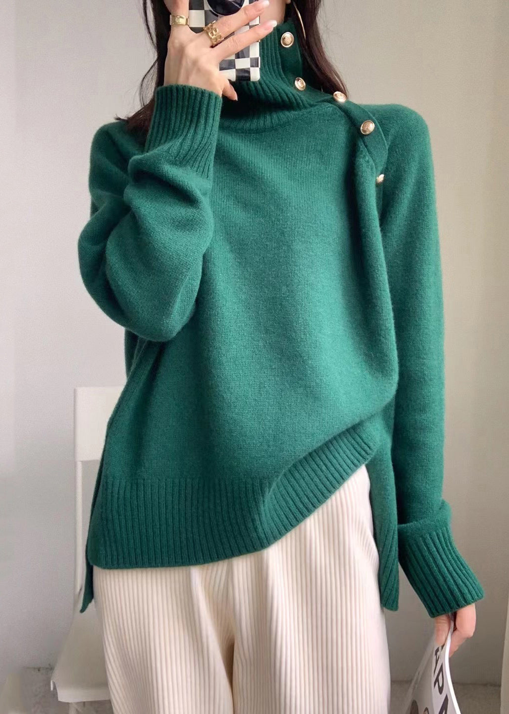Classic Vintage Sweater with a Flattering Fit