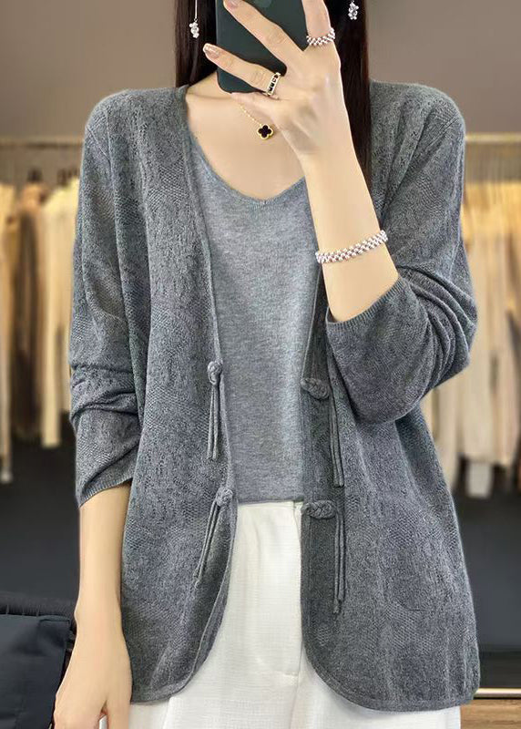 Well Tailored Cardigan with a Graceful Silhouette