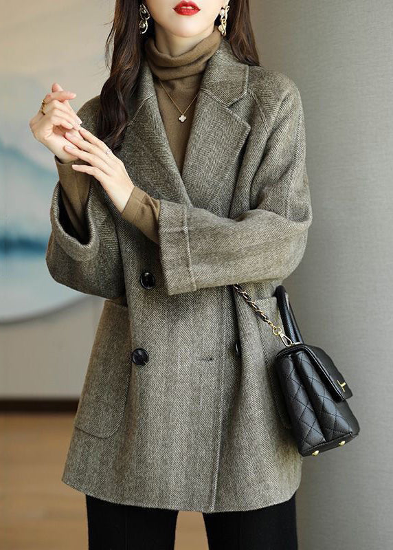 Well Tailored Coat with a Graceful Silhouette