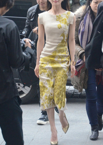 Classic Vintage Dress with a Flattering Fit
