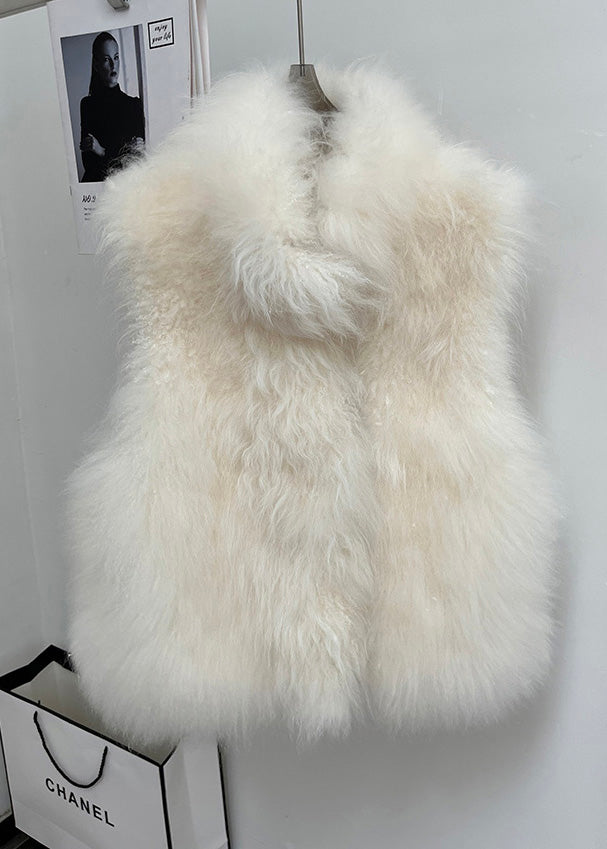 Beautifully Finished Coat in a Timeless Design