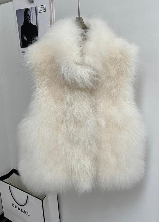 Beautifully Finished Coat in a Timeless Design