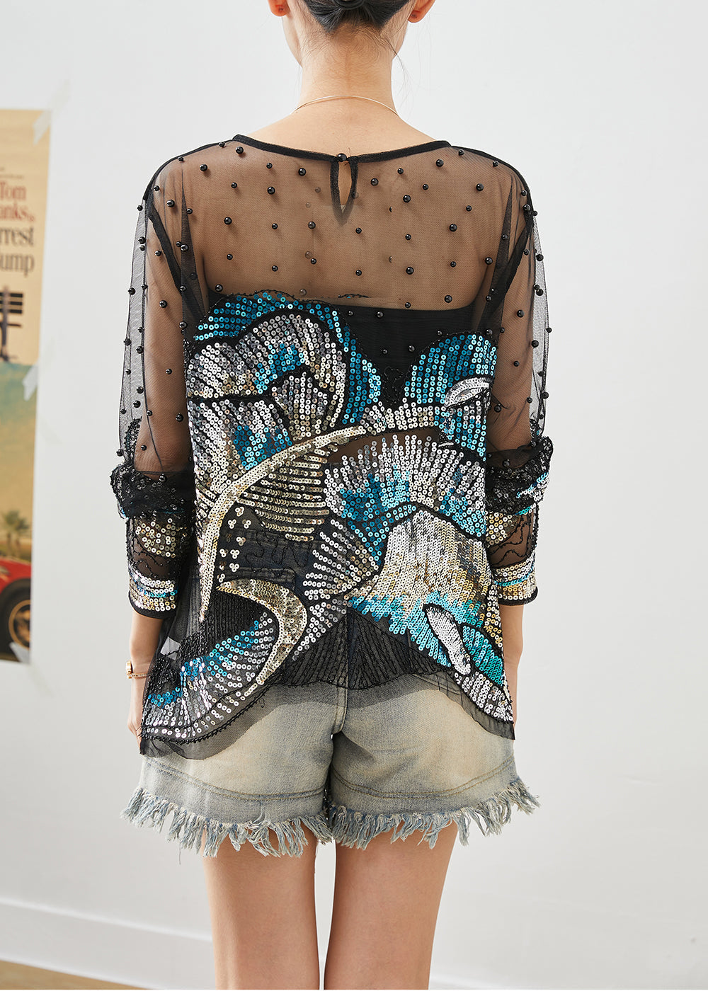Well Tailored Blouse with a Graceful Silhouette