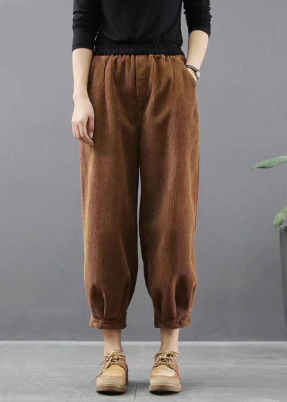 Effortlessly Elegant Pants with a Timeless Design