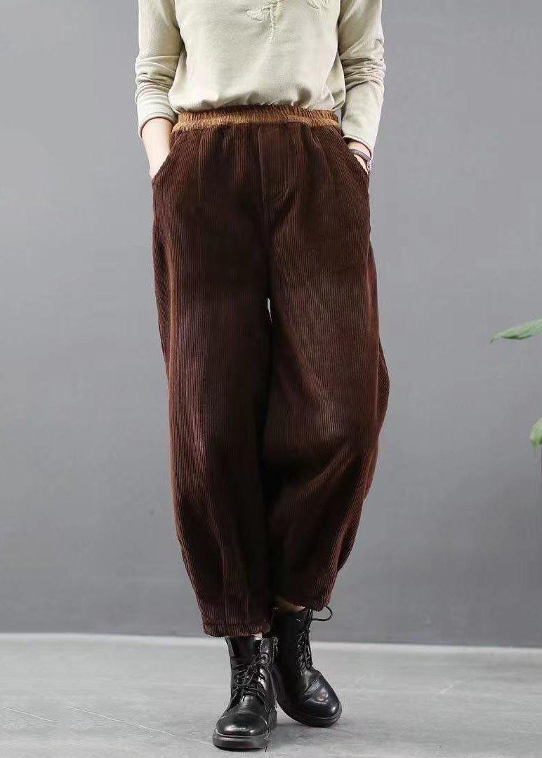 Effortlessly Elegant Pants with a Timeless Design