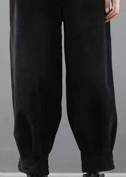 Effortlessly Elegant Pants with a Timeless Design