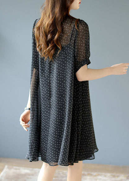 Effortlessly Elegant Garment with a Timeless Design