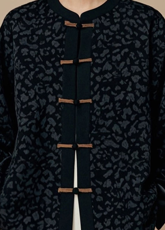 Gracefully Styled Coat for Any Occasion
