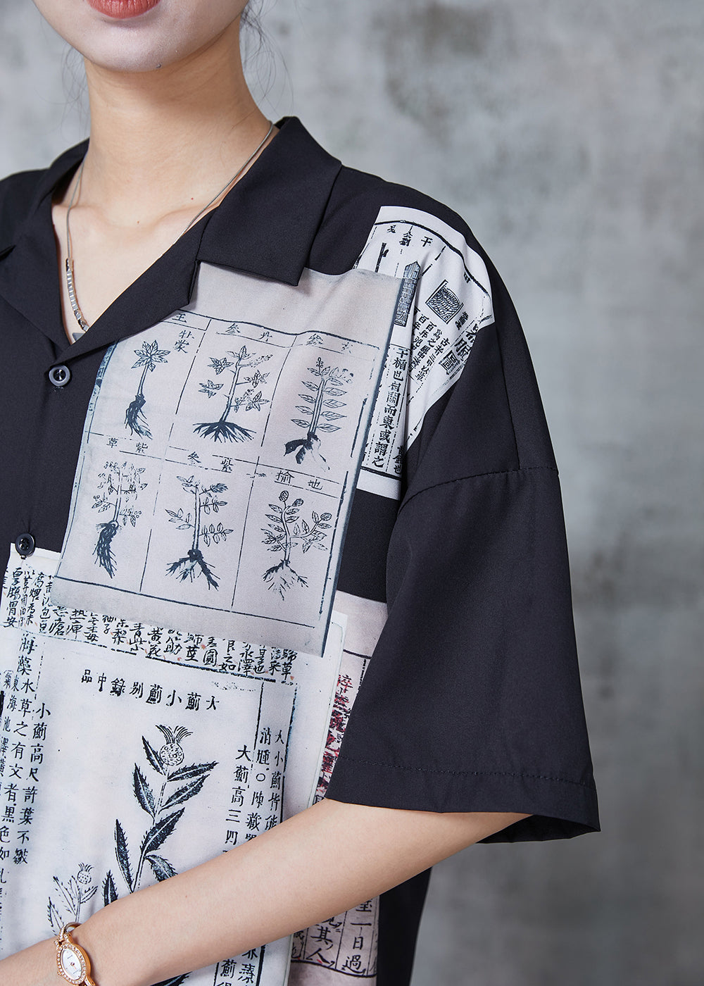 Beautifully Crafted Blouse in a Classic Style