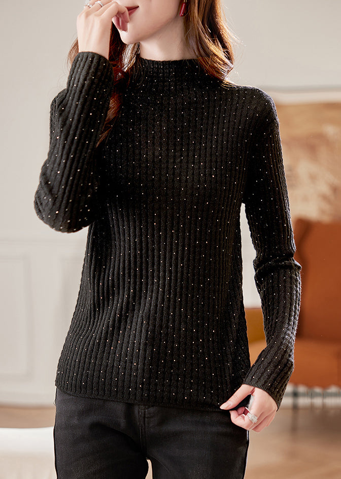 Well Tailored Sweater with a Graceful Silhouette