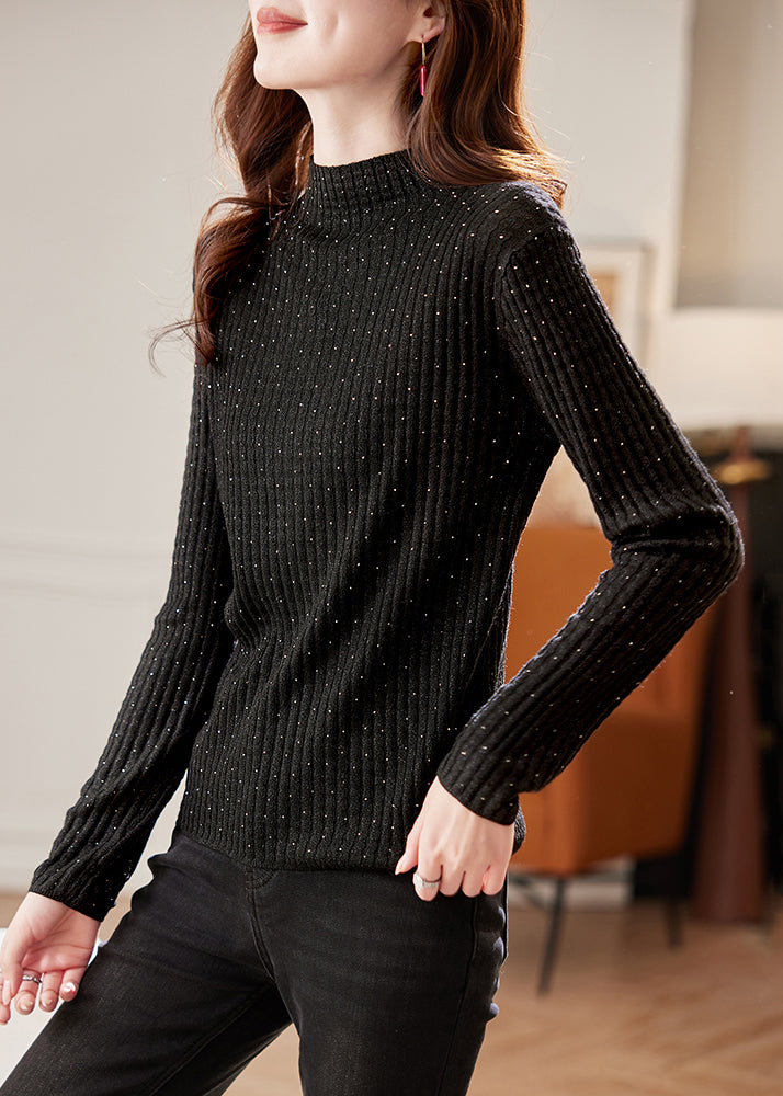 Well Tailored Sweater with a Graceful Silhouette