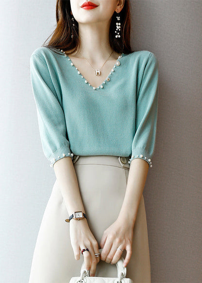 Effortlessly Elegant Sweater with a Timeless Design