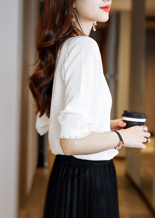 Effortlessly Elegant Sweater with a Timeless Design